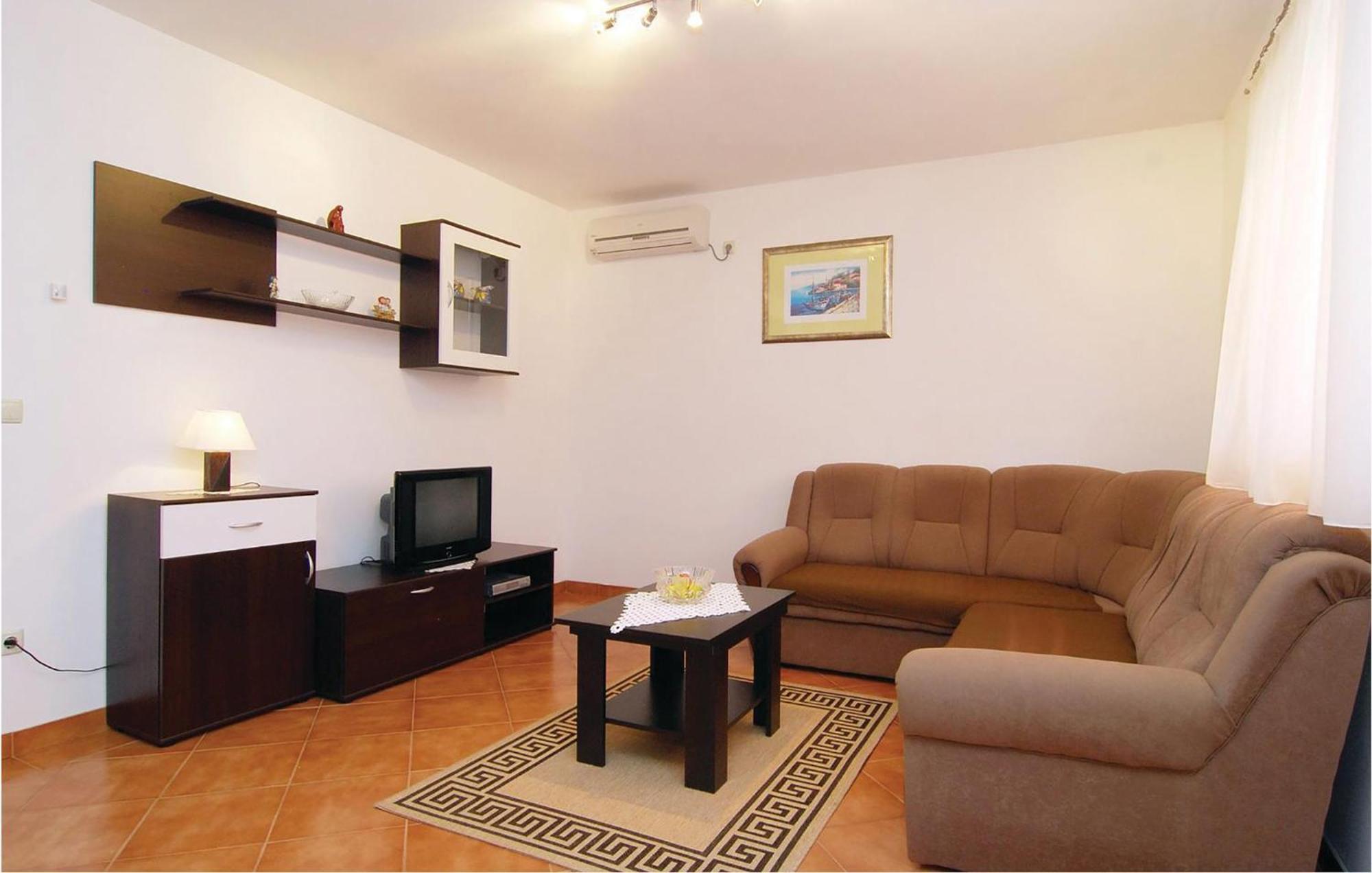 2 Bedroom Nice Apartment In Vir Ngoại thất bức ảnh